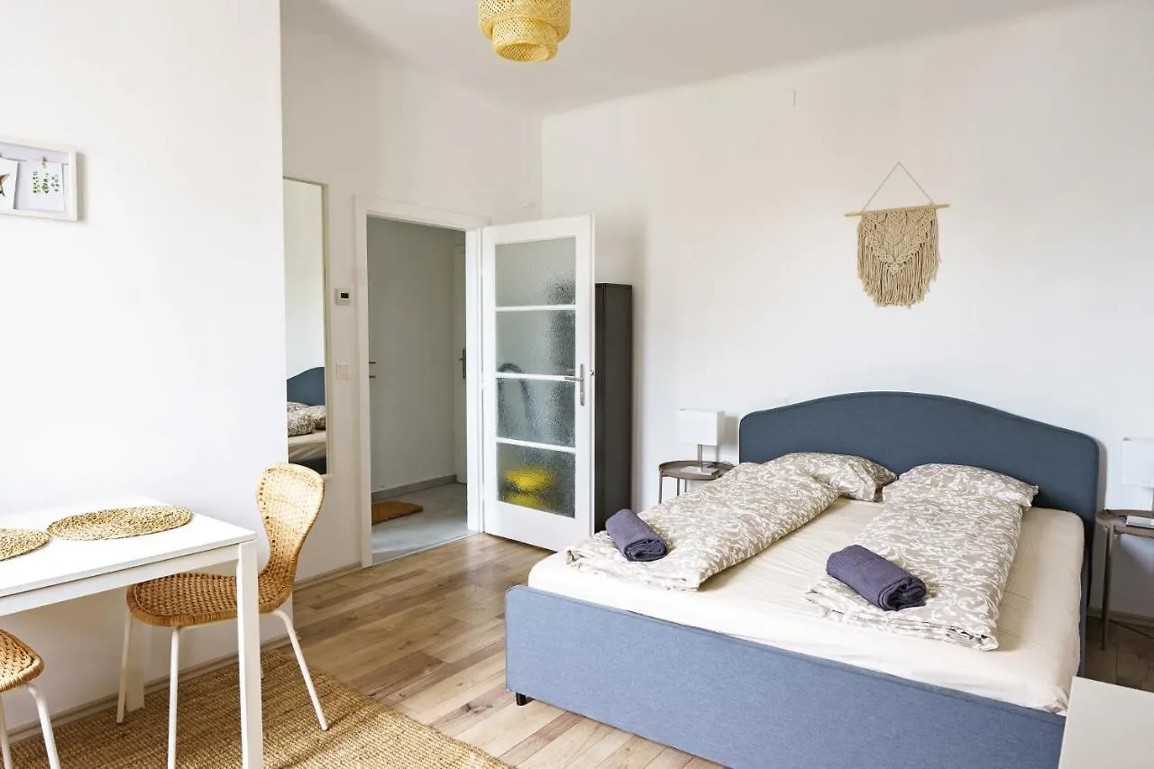Vienna City Apartment Suedtiroler Platz location